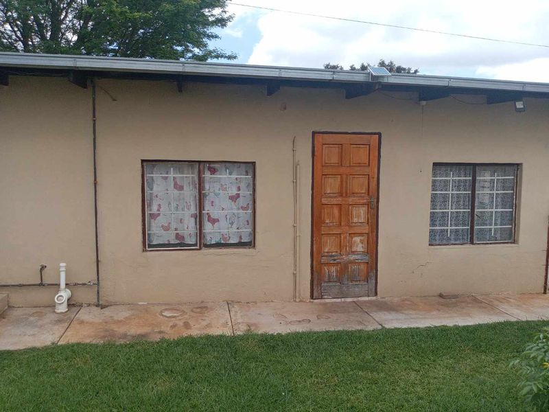 Bachelor Garden Cottage - Photo 2