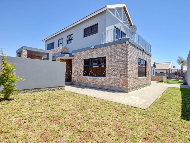 Dunes (Border with Kramersdorf):  Beautiful, Spacious, Upmarket 5 Bedr Home is for Sale - Photo 3