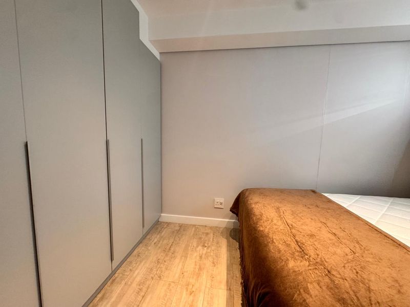 Modern one bedroom close to beach front - Photo 8