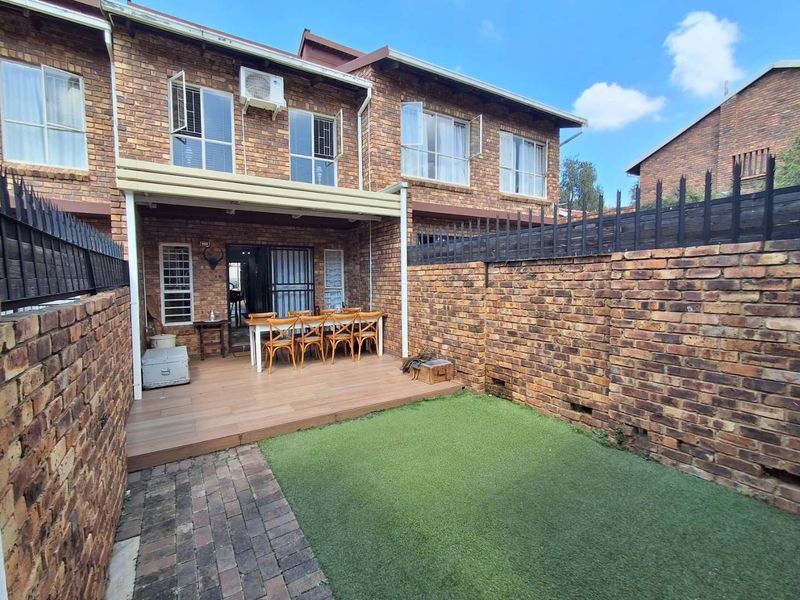 2 Bedroom Townhouse in Monument Park - Photo 7