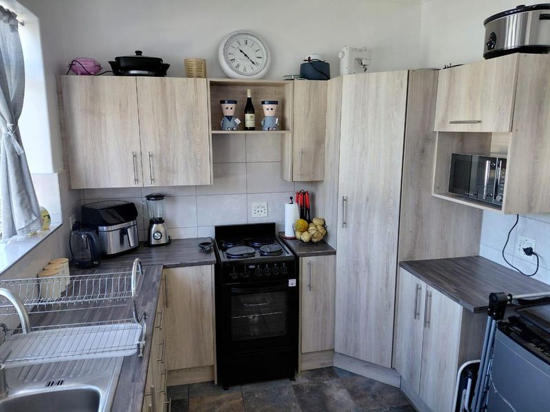 Modern Family Apartment for Rent - Photo 6