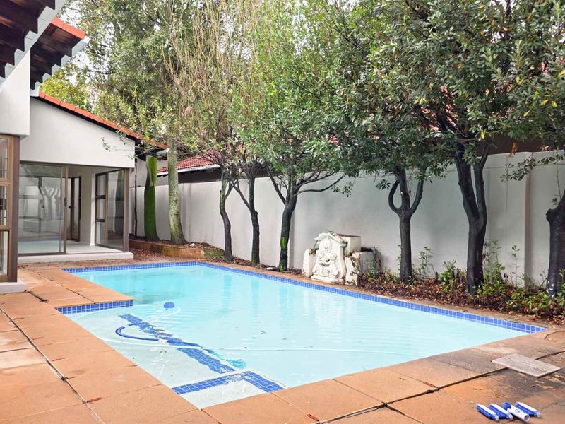 Exceptional Spacious Secure 3 Bedroom Sandown Cluster With Swimming Pool - Photo 3