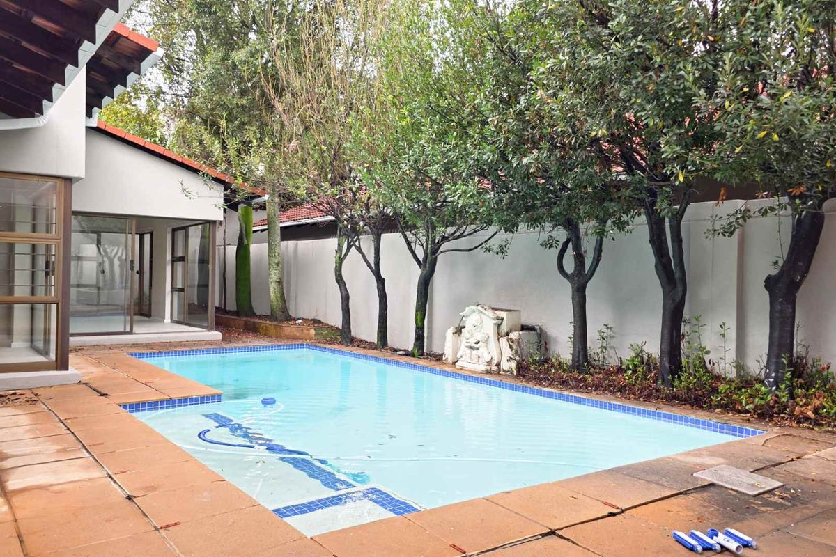 Exceptional Spacious Secure 3 Bedroom Sandown Cluster With Swimming Pool - Photo 3