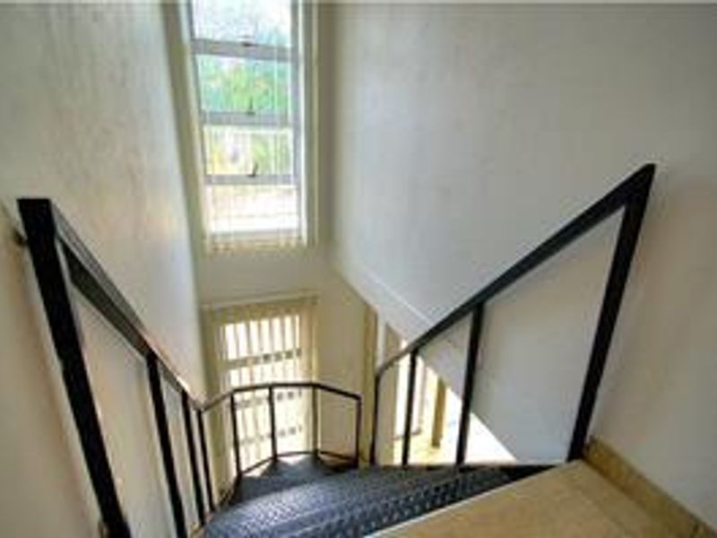 Exceptional property with 2 Dwellings! - Photo 2