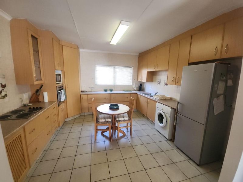 2 BEDROOM TOWNHOUSE FOR SALE IN A RETIREMENT VILLAGE ANNLIN PRETORIA - Photo 4