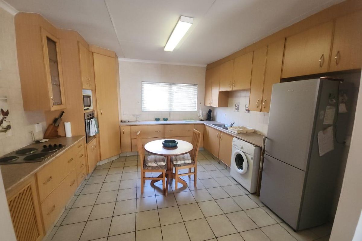 2 BEDROOM TOWNHOUSE FOR SALE IN A RETIREMENT VILLAGE ANNLIN PRETORIA - Photo 4