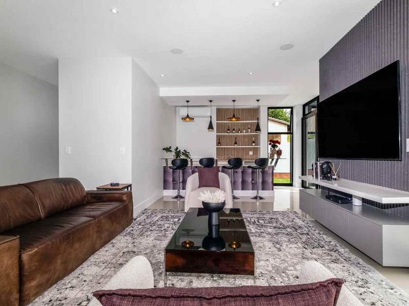 A STRIKING AND SOPHISTICATED MODERN CONTEMPORARY MASTERPIECE, IN A SOUGHT AFTER QUIET AND SERENE ESTATE - Photo 9