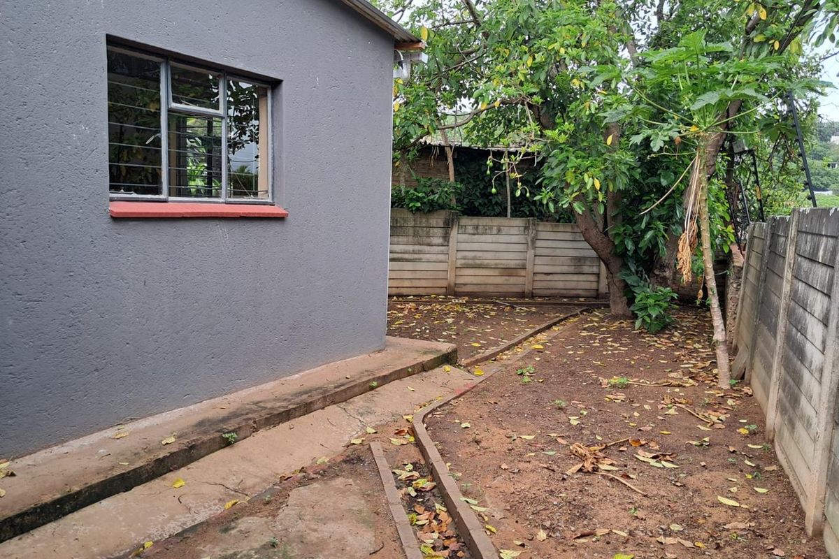 Three Bedroom House for rent - Photo 3