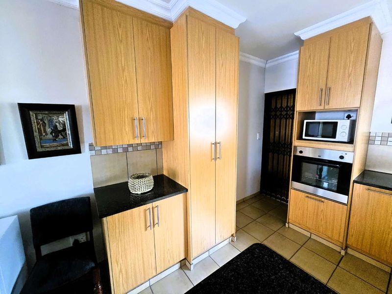 Modern 1-Bedroom Townhouse — Ideal Retirement Living, 100m from Stirling Hospital - Photo 9