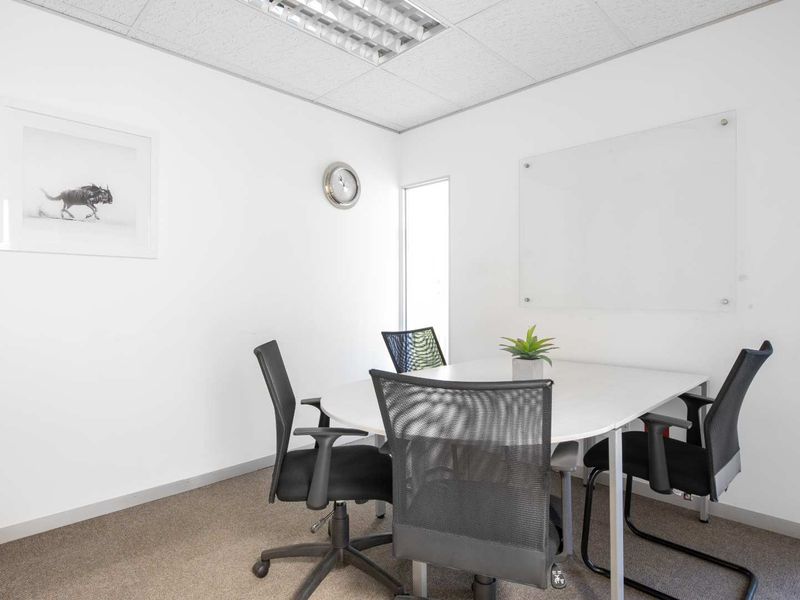 All-inclusive access to coworking space in Regus North West Province - Photo 5