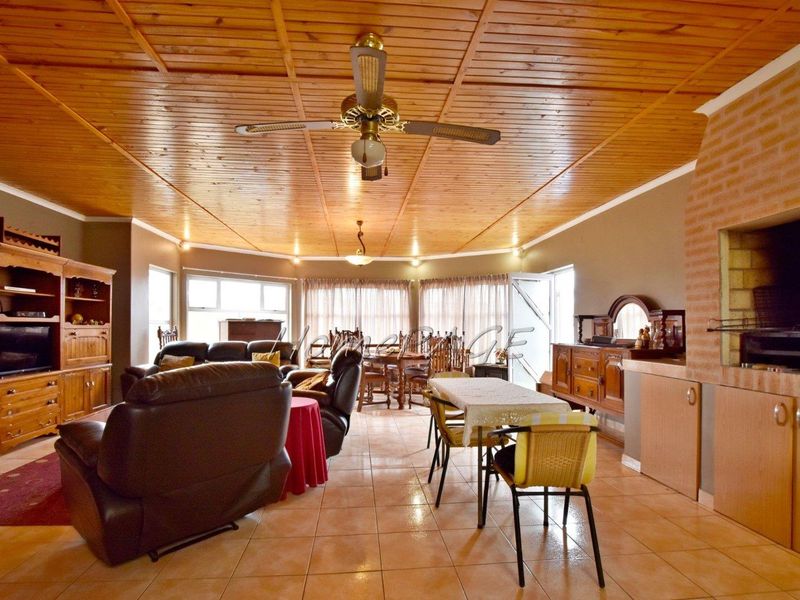 Ext 6, Henties Bay:  Home with Flat Potential is for sale - Photo 4