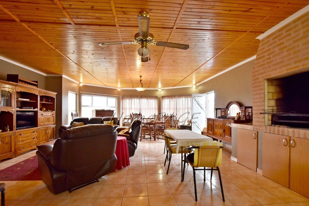 Ext 6, Henties Bay:  Home with Flat Potential is for sale - Photo 4