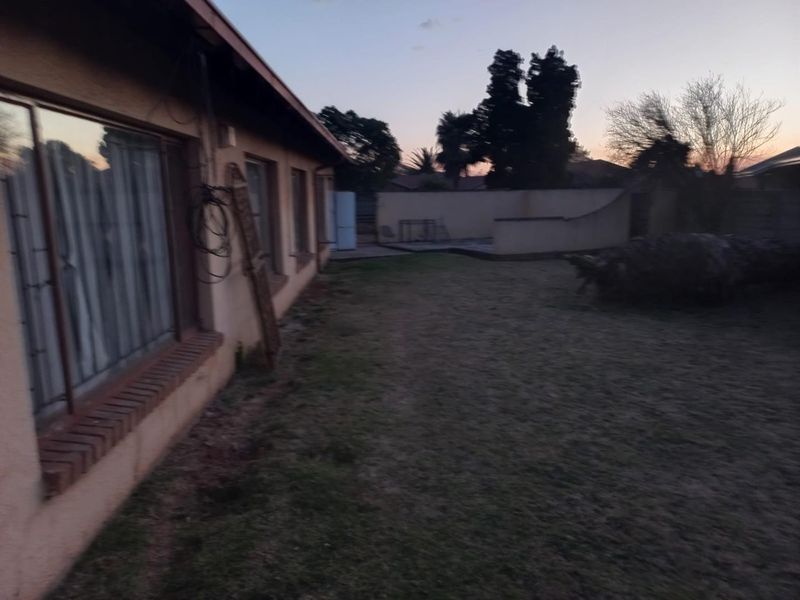 #LOCATION. #SPACE. #OPPORTUNITY! - Photo 5