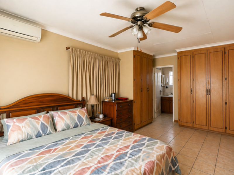 Spacious Family Home with Flatlet - Photo 10