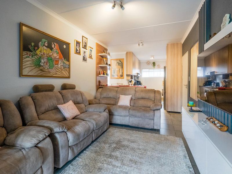 Ground floor modern unit - Photo 6