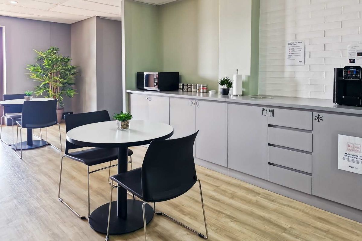All-inclusive access to professional office space for 1 person in Regus Darrenwood Randburg. - Photo 5