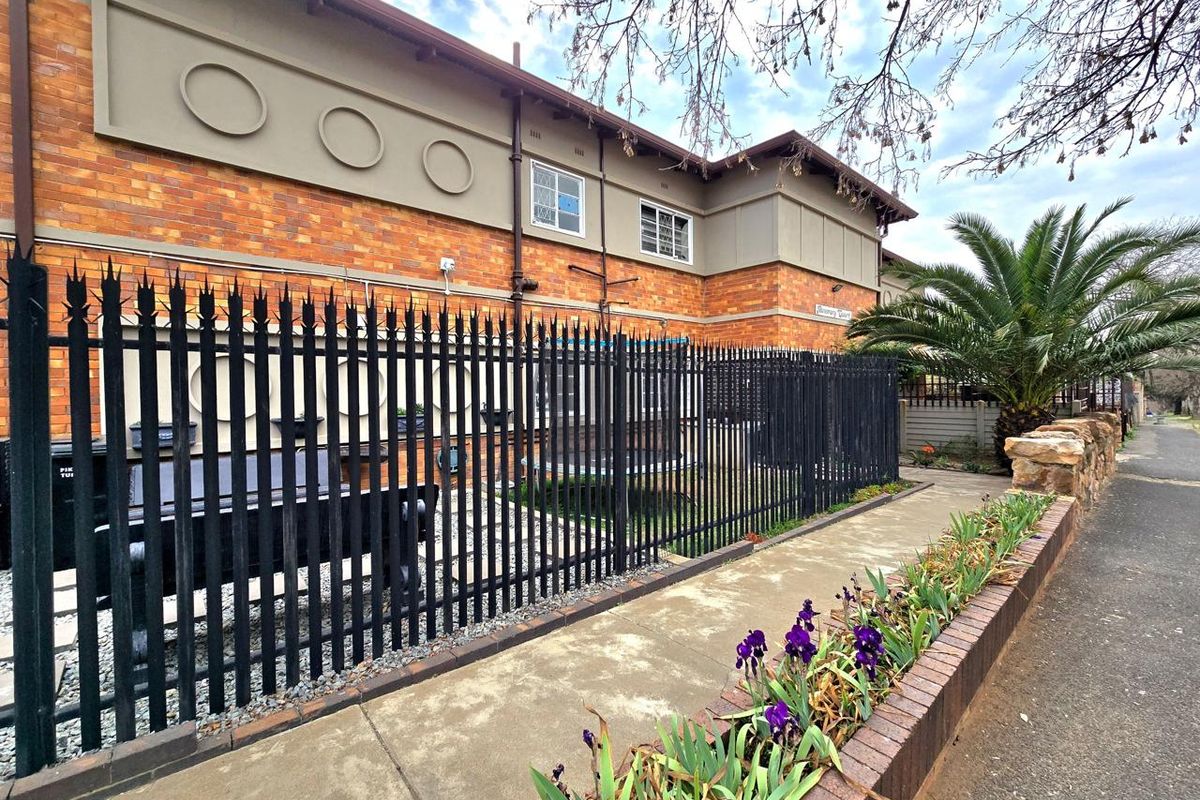 Comfortable 3-Bedroom Living in the Heart of Roseacre - Photo 4