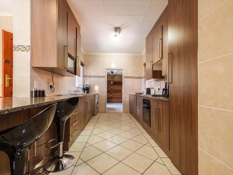 Neat & Tidy - Two-By-Two-By-Two - Monavoni Centurion - Photo 6