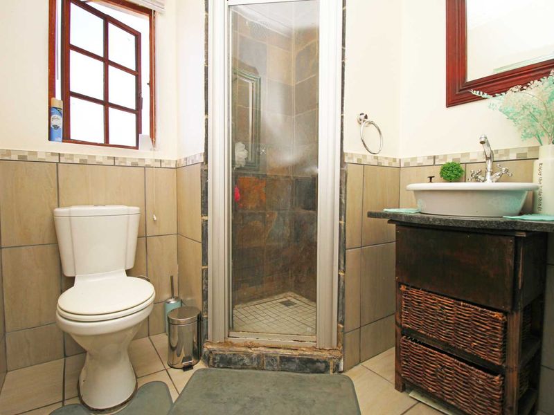 Modern Family Home in Secure Complex – Full Title & Free Living! - Photo 9