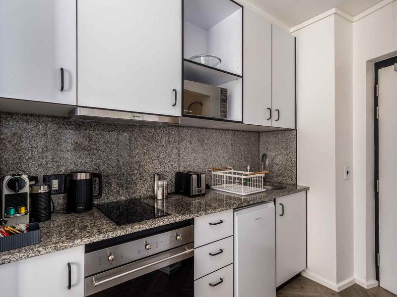 Enjoy Sundowners with Views of Lions Head - Photo 3