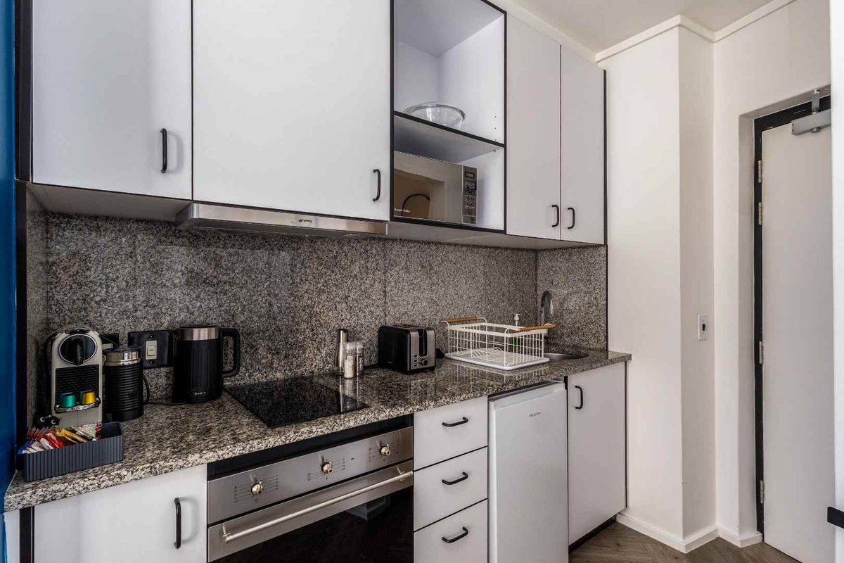 Enjoy Sundowners with Views of Lions Head - Photo 3