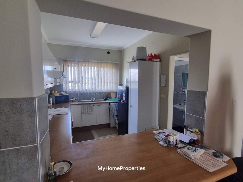 House with Flat for Sale, Central, Swakopmund - Photo 8