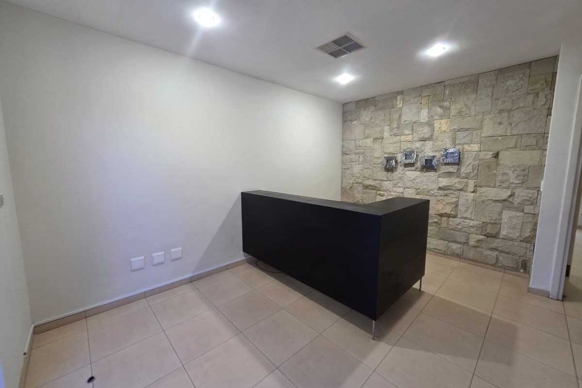 Centrally Located Offices TO LET - Photo 3