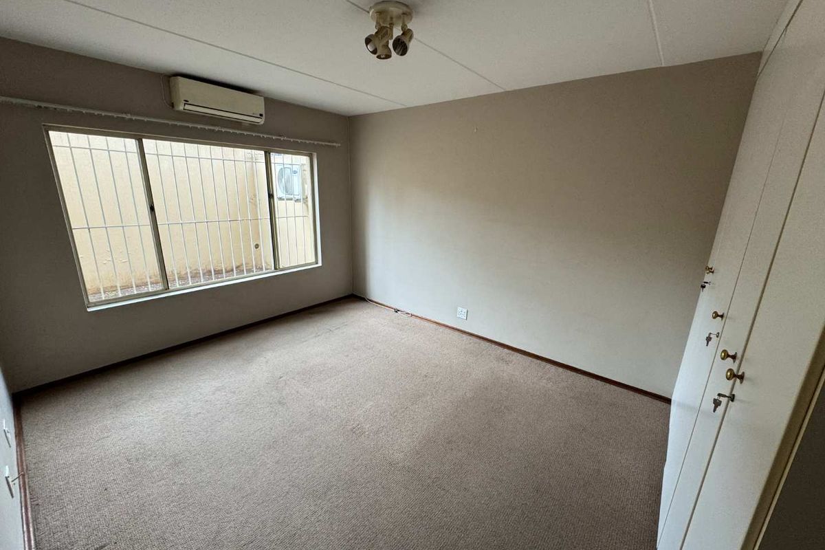 Two Bedroom Townhouse For Sale - Photo 4