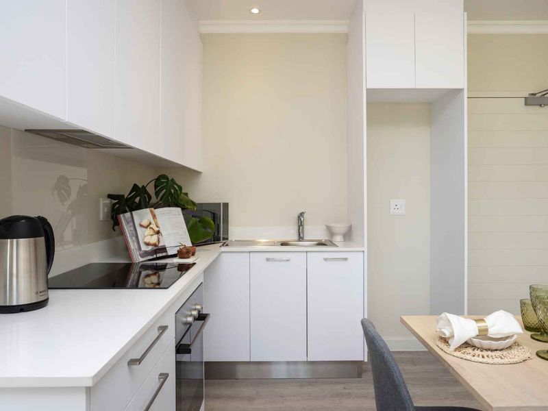 Contemporary Two-Bedroom Luxury Suite at Val de Vie Evergreen - Photo 5