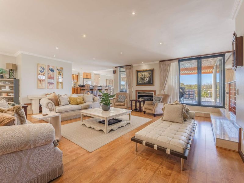 VERSATILE PROPERTY SET IN OCEAN VISTA OF OUBAAI GOLF ESTATE - Photo 9