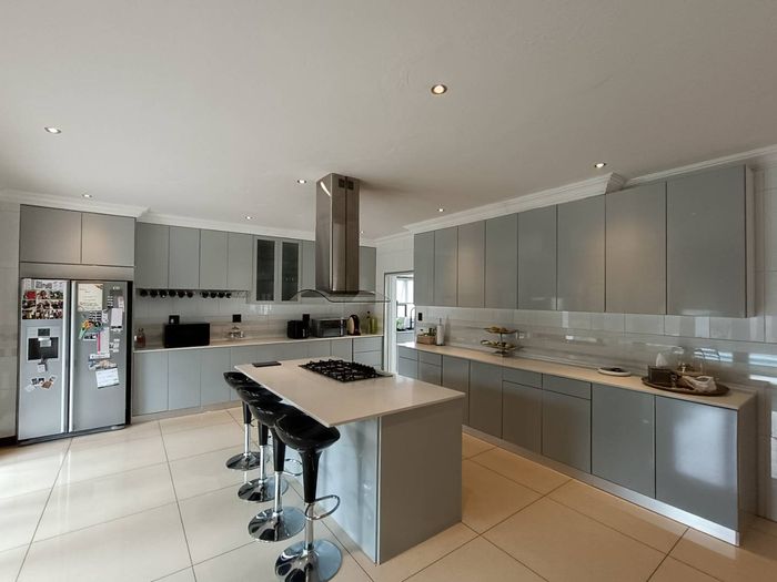 Property #2465492, House For Sale in Midstream Estate