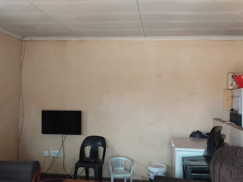 2 Bedroom House For Sale in Mabopane Unit x - Photo 5