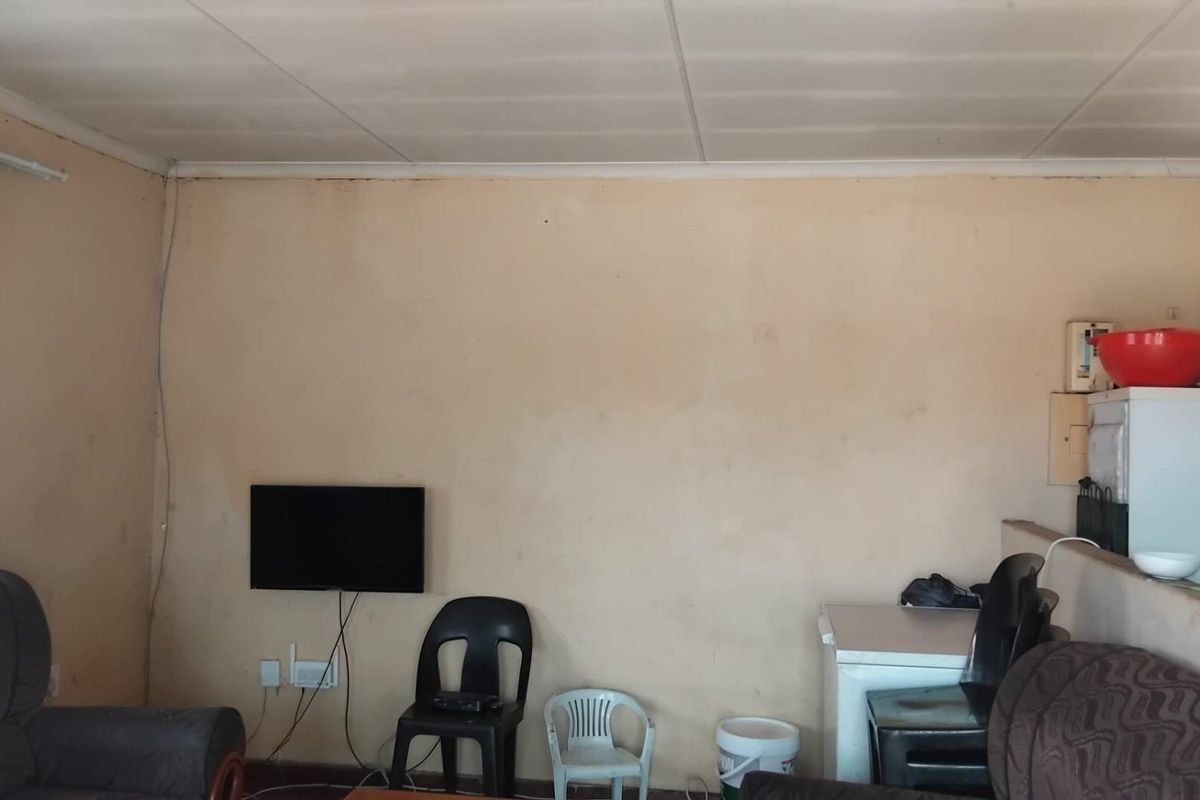 2 Bedroom House For Sale in Mabopane Unit x - Photo 5