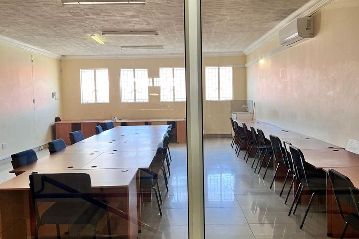 Office to Rent in Southern Industrial Area - Photo 4