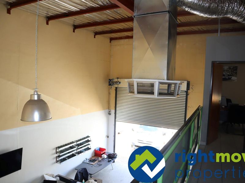 Well maintained double warehouse for sale - Photo 2