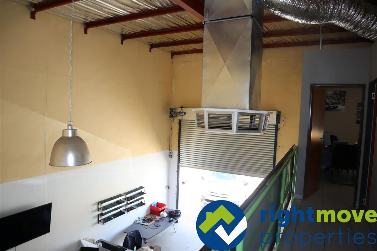 Well maintained double warehouse for sale - Photo 2