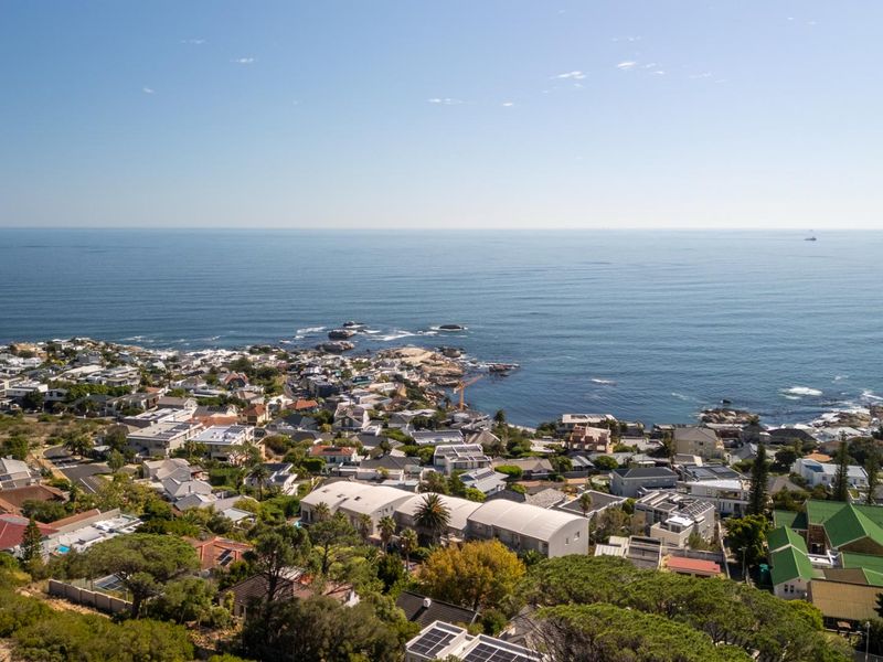 A Camps Bay home with seamless views to add your own touch to - Photo 8