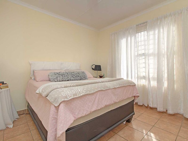 Convenience & Quality Living in Ideal Location! - Photo 4