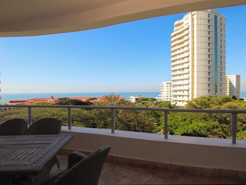 The perfect lock up and go holiday home in sought after Oyster Quays! - Photo 1