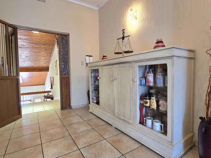 4 Bedroom Townhouse / Penthouse for Sale in Randhart - Photo 3