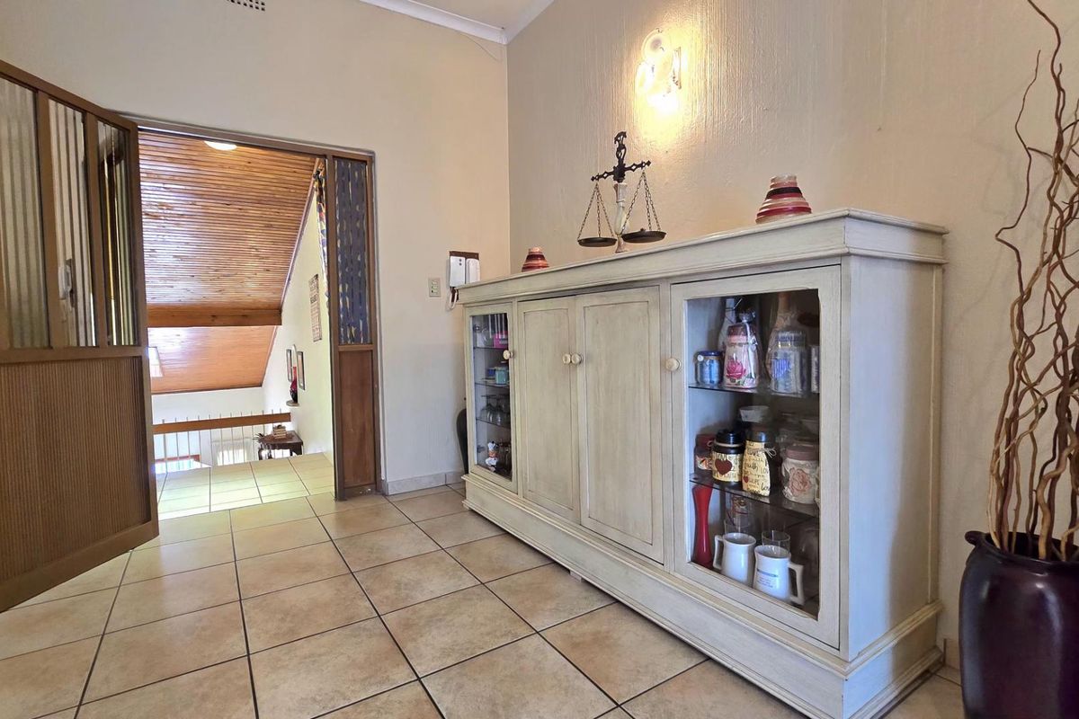 4 Bedroom Townhouse / Penthouse for Sale in Randhart - Photo 3