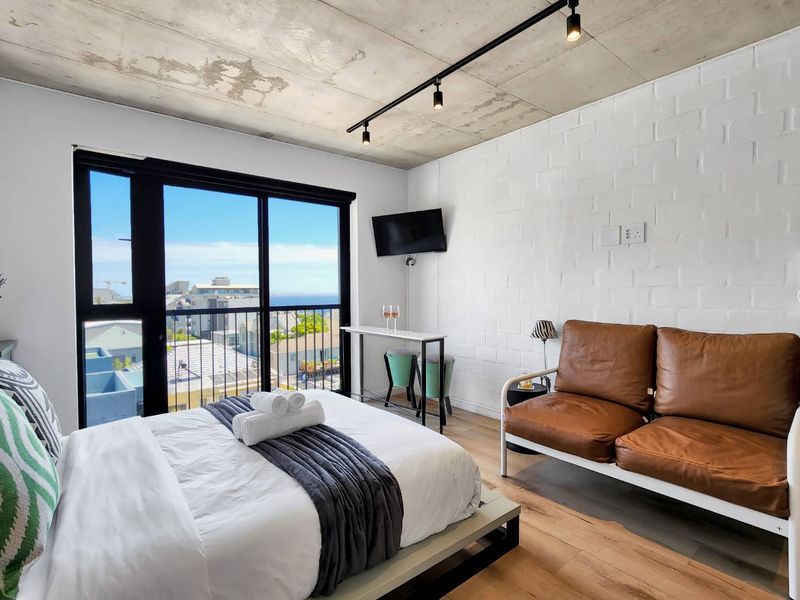 Sea Point Airbnb Spinner! - Photo 2