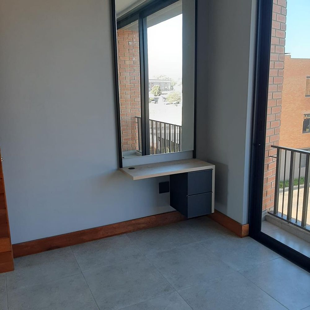 Built in bedroom vanity units in all bedrooms