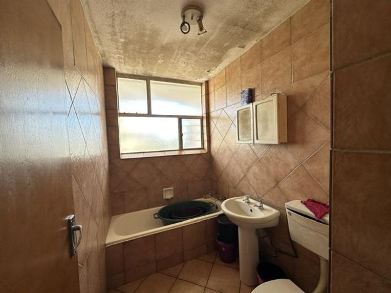 Investment Opportunity in the Heart of Sunnyside! - Photo 8