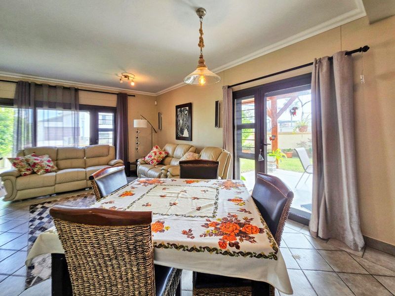 Dolphin Beach, Walvis Bay: Very neat duplex Townhouse is for Sale - Photo 10