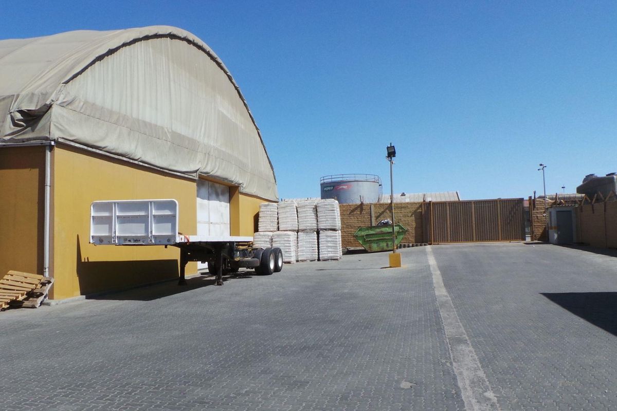 Rare Find! Industrial Warehouse 3650m2 warehouse underroof! Selling as PTY! - Photo 5