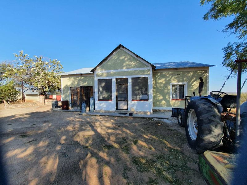 Farm for Sale – 5,500 ha in Otjizondjupa Region - Photo 4