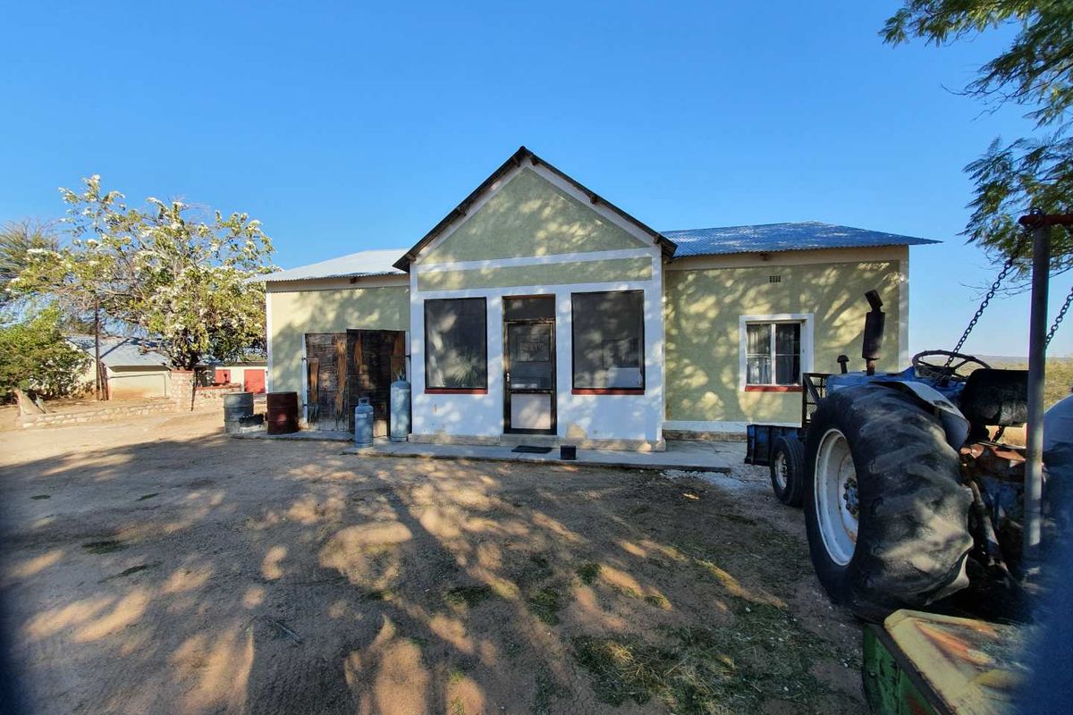 Farm for Sale – 5,500 ha in Otjizondjupa Region - Photo 4