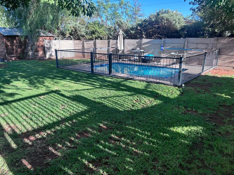 4-Bedroom Family Home in a Highly Sought-After Neighbourhood - Photo 7