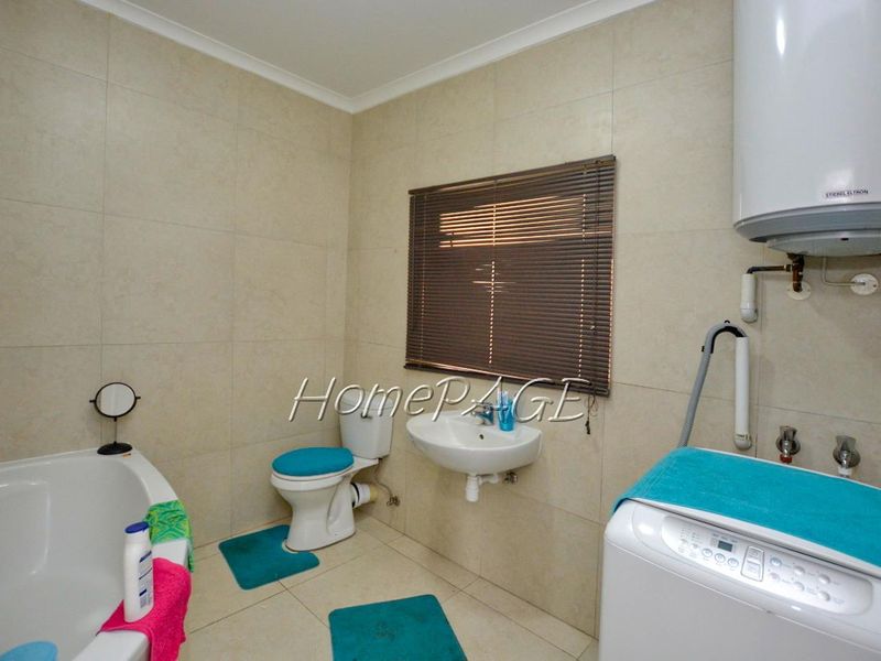 Hermes, Walvis Bay:  Apartment in Edelweiss Heights is for sale - Photo 9